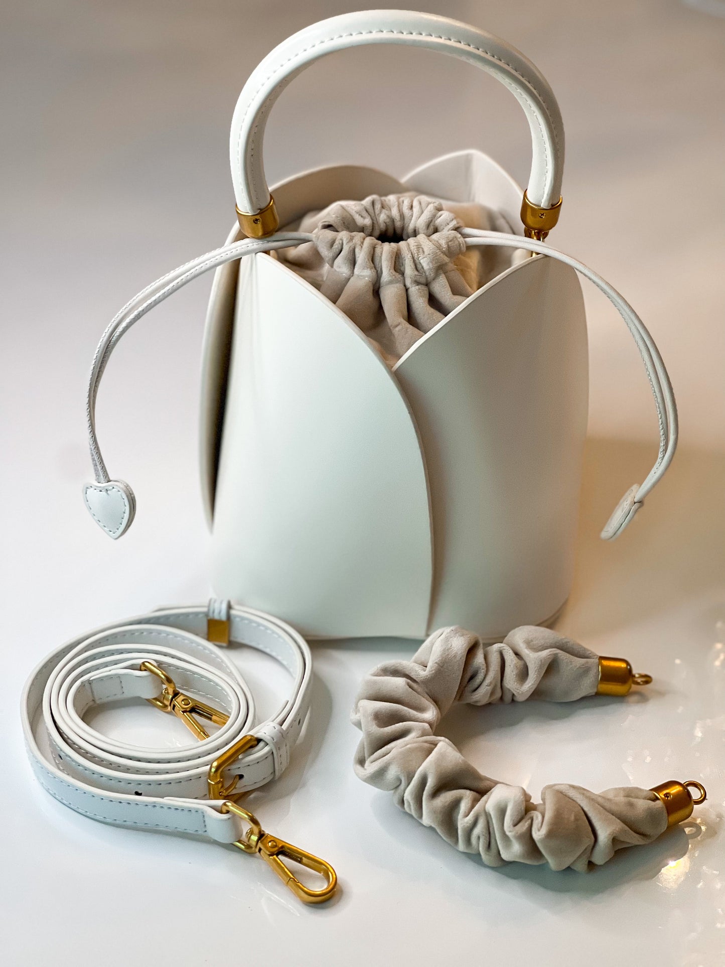 Anne |  Bucket Bag de Couro - Floral