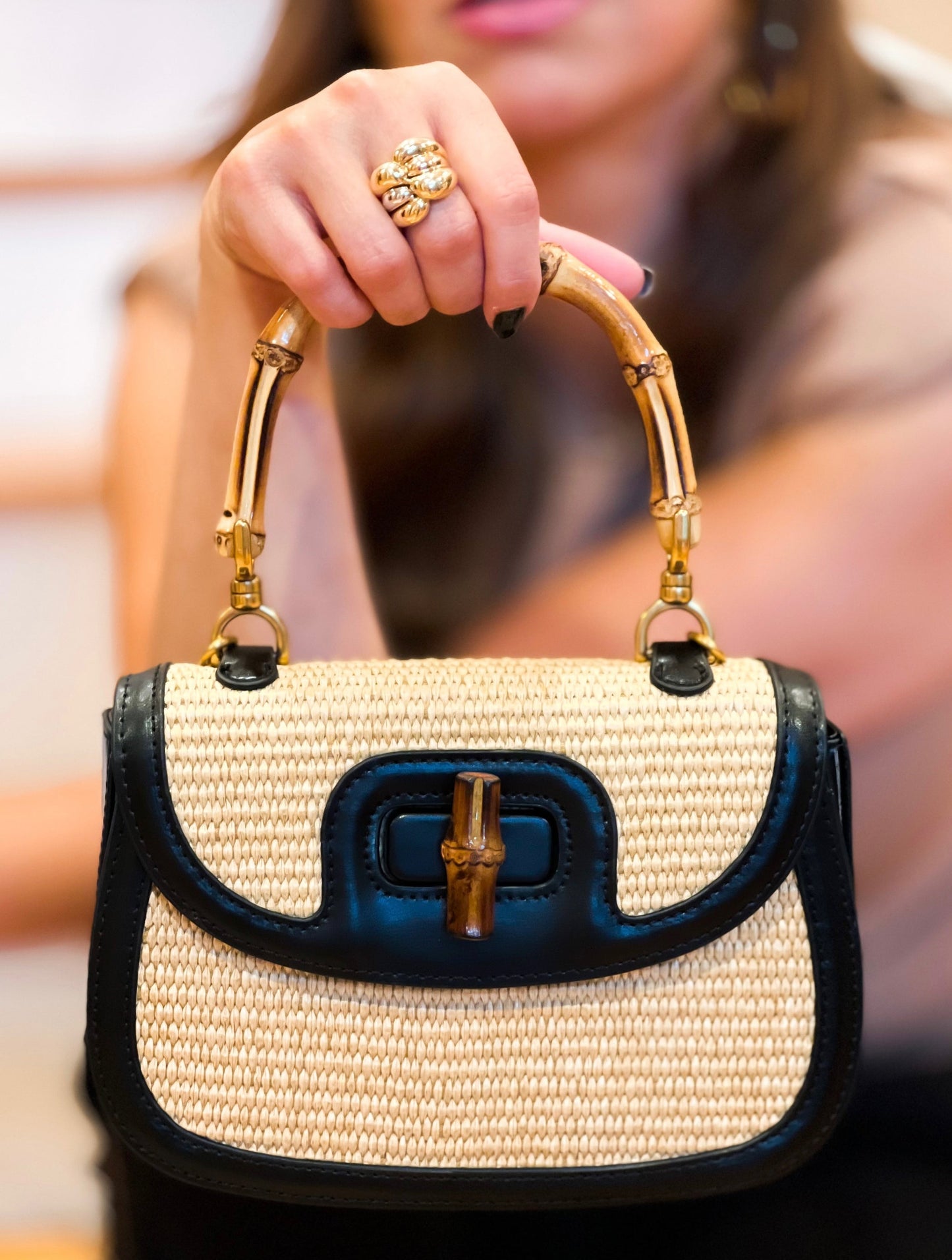 Hana/ Bolsa de palha com bambu